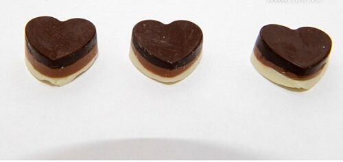Cách thực hiện socola trái ngược tim 3 color giản dị và đơn giản tặng "người ấy" thời gian Valentine