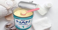 Cách pha sữa Nan cho bé sơ sinh