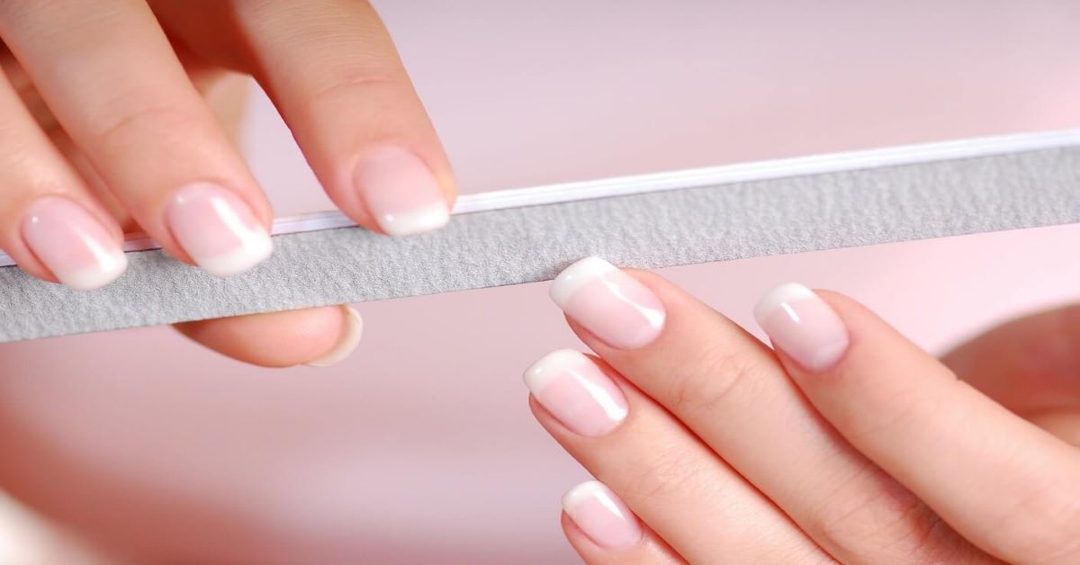 Cách sơn móng tay đẹp chị em có thể làm ở nhà