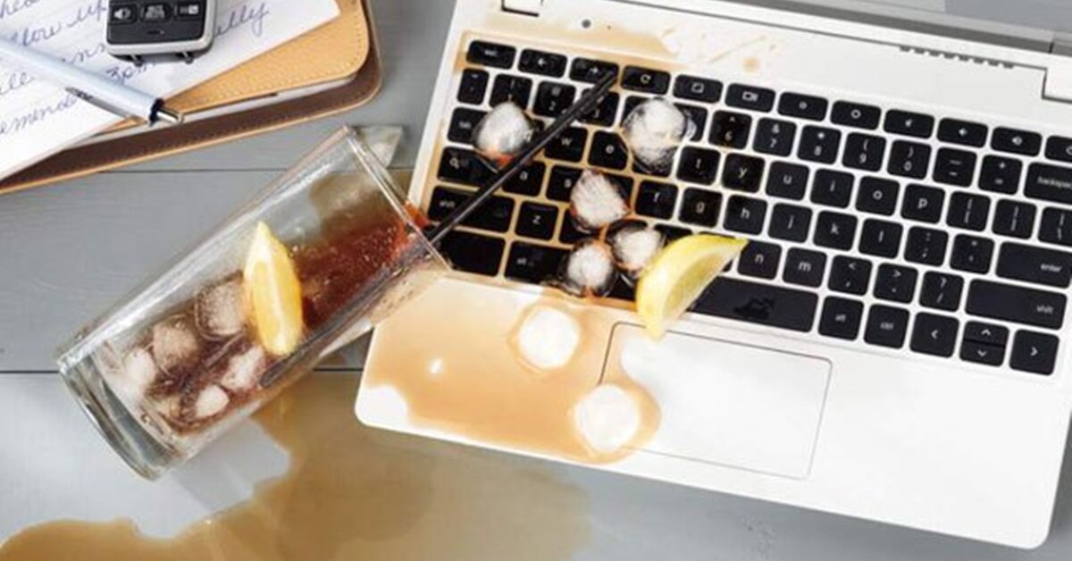 Cấp cứu laptop khi bị nước đổ vào như thế nào?