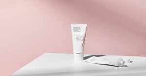 Chấm điểm 2 kem dưỡng ẩm cho da nhạy cảm nổi tiếng