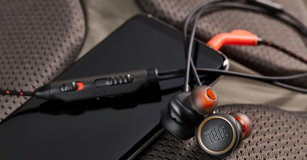Chìm đắm trong thế giới âm thanh của tai nghe gaming in ear JBL Quantum 50