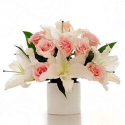 Chọn bình hoa nào để cắm hoa là đẹp nhất?