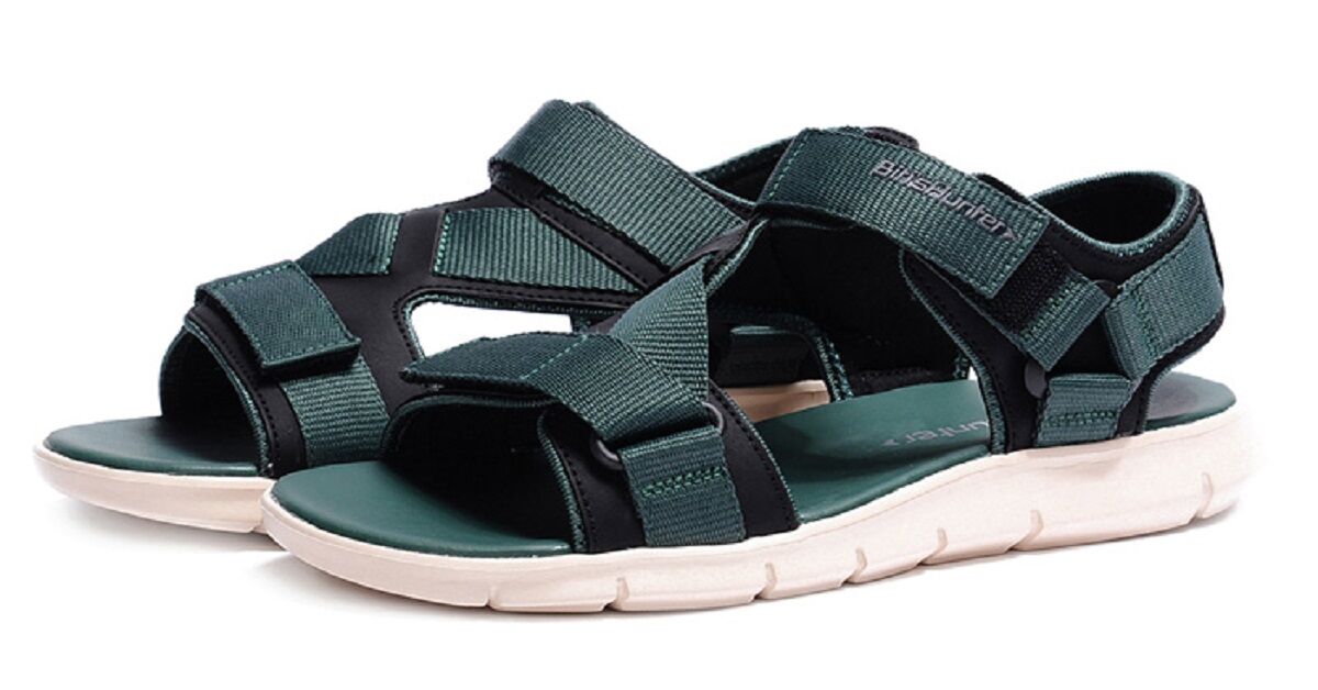 Chọn giày sandal nam đẹp của thương hiệu nào?