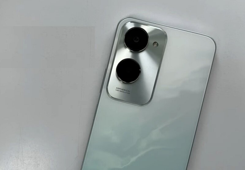 Điện thoại Vivo Y18 giá siêu rẻ vẫn sở hữu camera 50MP, cấu hình khủng!