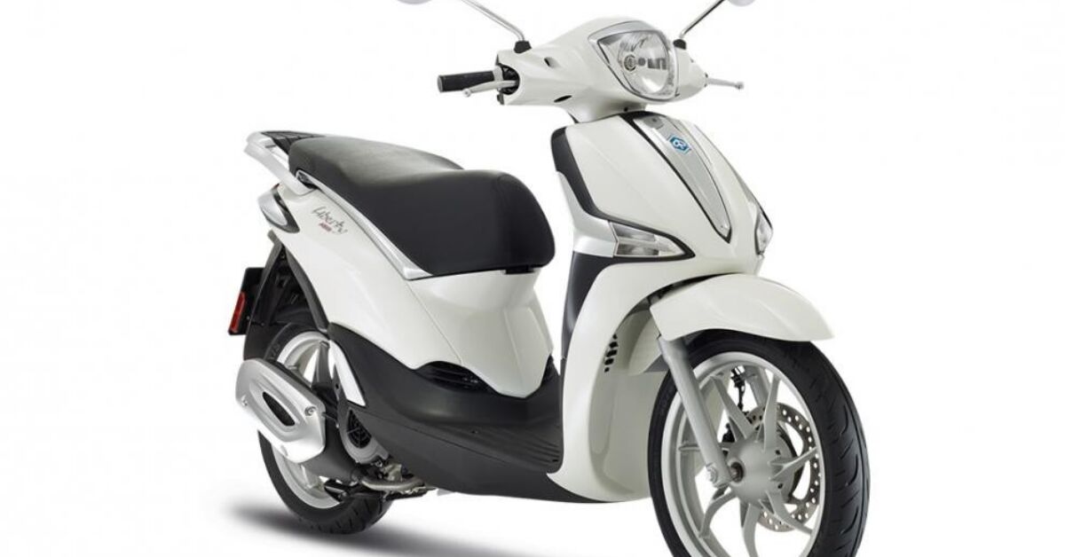 Có 60 triệu nên mua Honda SH Mode 2021 hay Piaggio Liberty 2021?