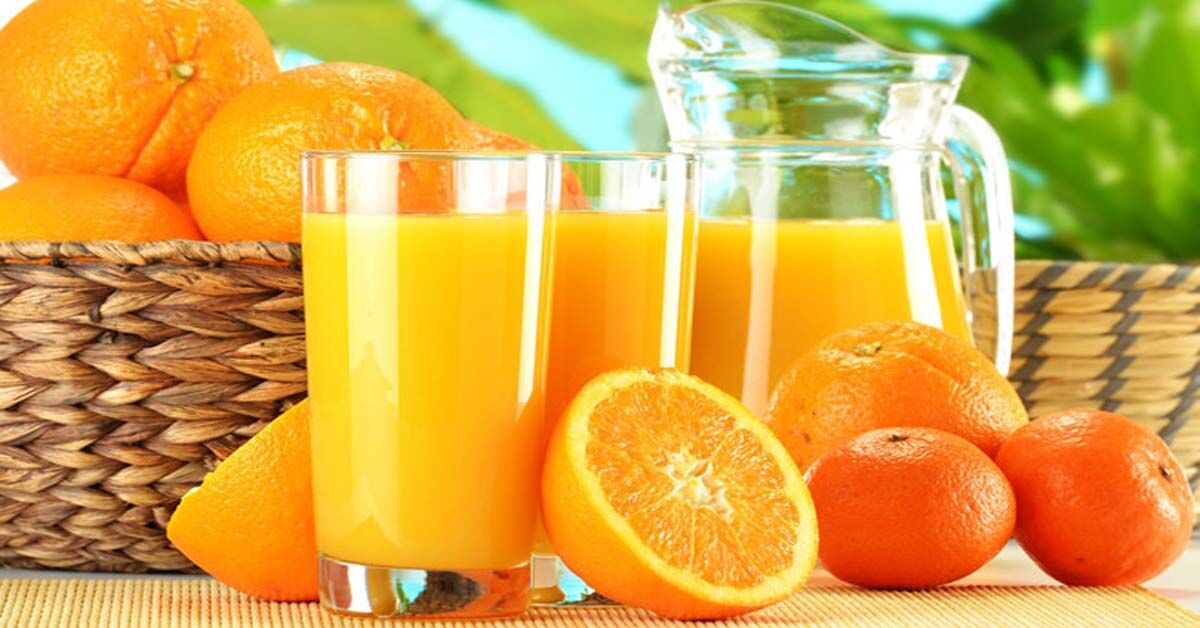 Có nên cho trẻ sơ sinh uống nước ép trái cây, cam, dừa không?