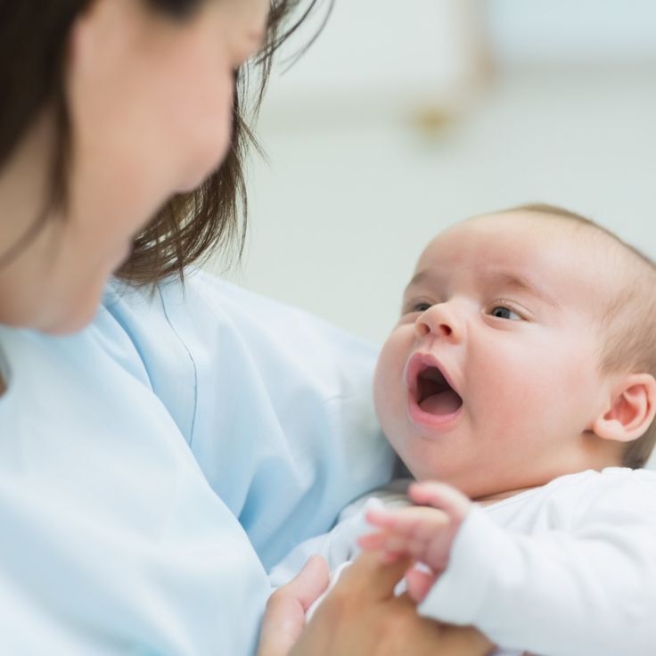 Có nên dùng sữa non cho trẻ sơ sinh và trẻ nhỏ?