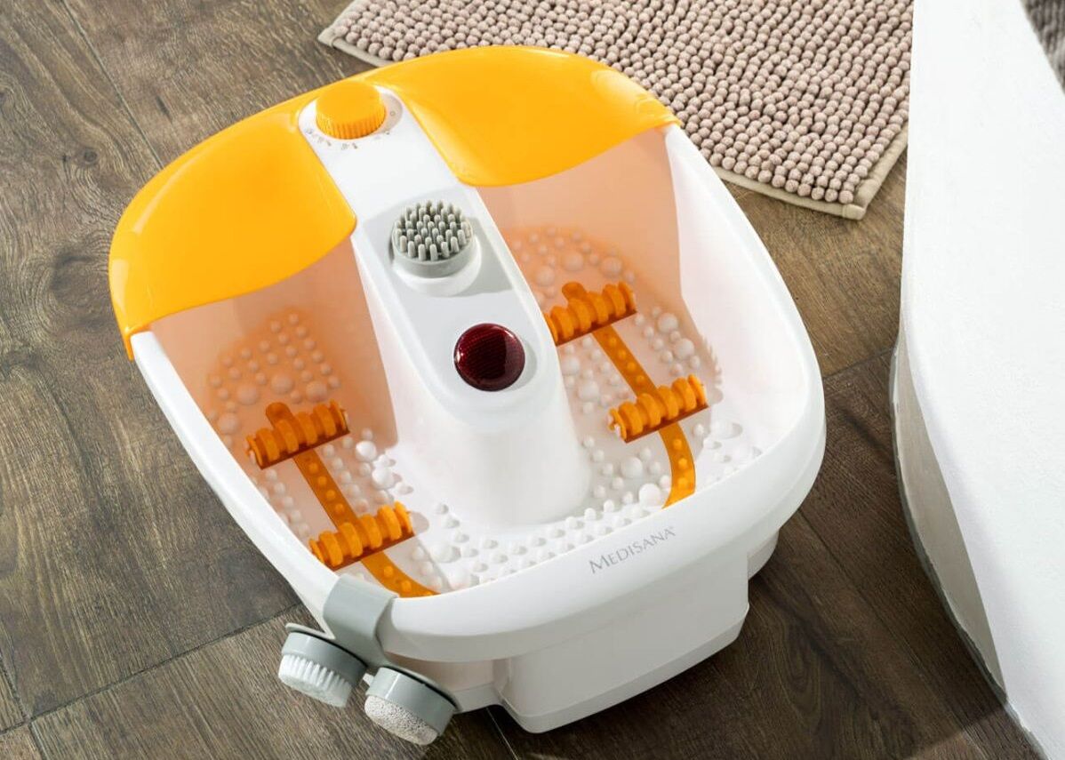 Có nên mua bồn ngâm chân không? 5 tác dụng cực tốt cho người lớn tuổi