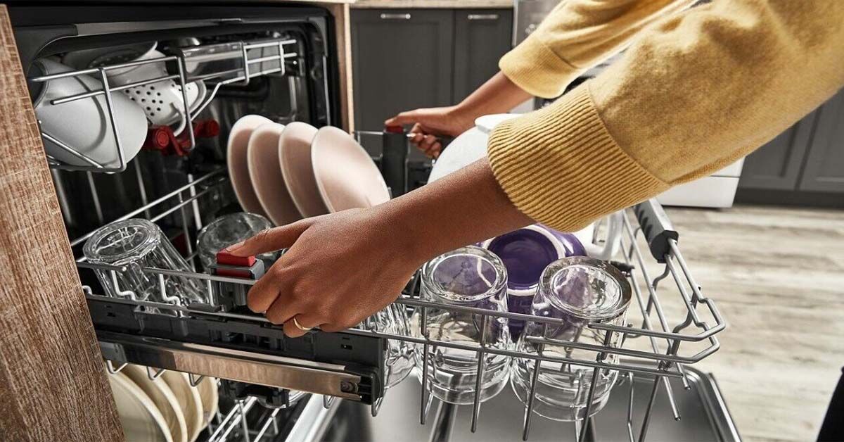 Có nên mua máy rửa bát hay không?