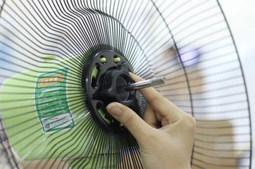 Có nên mua quạt tường không? Những điều cần biết khi mua quạt treo tường