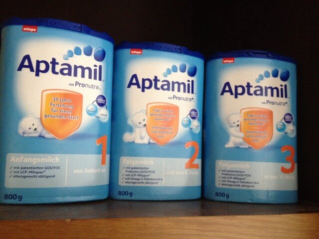 Có nên mua sữa bột Aptamil cho bé không?