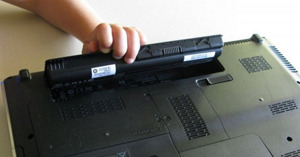 Có nên mua và sử dụng pin laptop giá rẻ hay không?