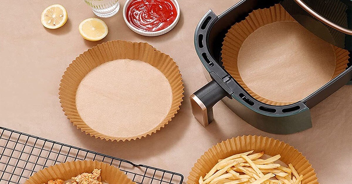 Có nên sử dụng giấy nến nồi chiên không dầu không?