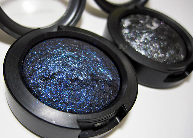 Phấn mắt Mac Mineralize Eye Shadow – Blue Flame