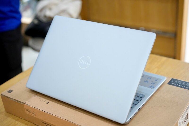 Đánh giá laptop Dell Inspiron 5645 - Laptop 16 inch giá rẻ, nhưng đáng mua hay không?