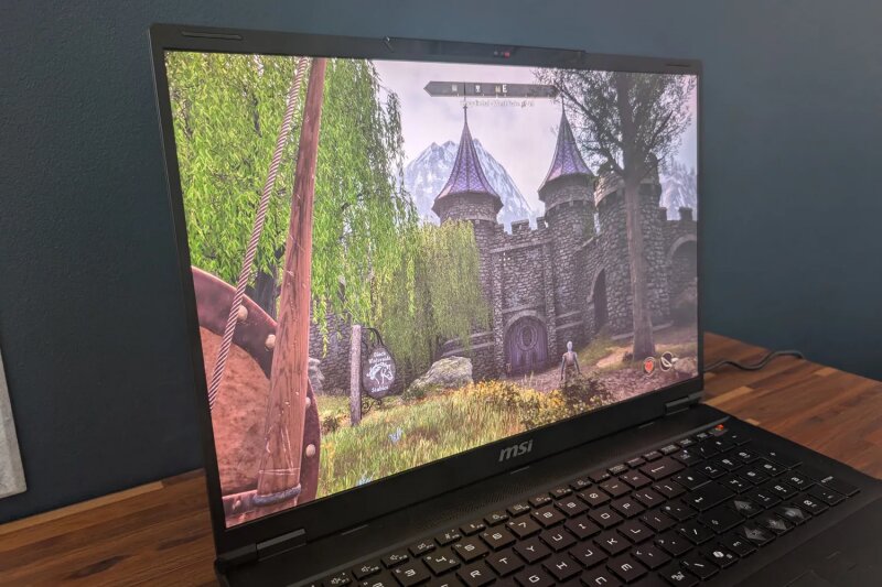 MSI Stealth A18 AI+: Một cỗ máy chơi game mạnh mẽ với giá cả hợp lý?