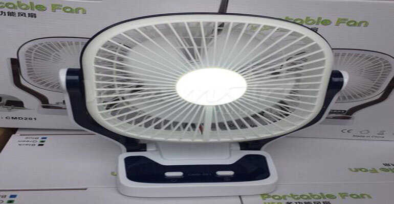 Quạt tích điện có thể sử dụng ngay cả những lúc mất điện Quạt tích điện CMD201