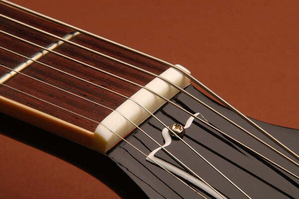 Đàn guitar bị rè: Nguyên nhân và cách khắc phục