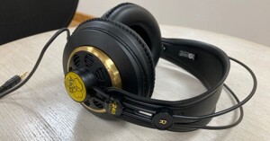 Đánh giá AKG K240 Studio: Đeo thoải mái, âm thanh cân bằng!