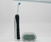 Đánh giá bàn chải đánh răng điện Oral B 7000