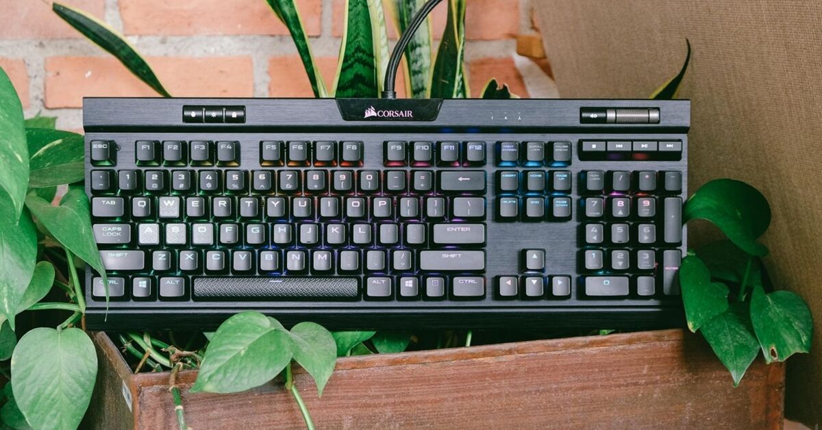 Đánh giá bàn phím cơ Corsair K70 RGB MK.2: Tốt gỗ hơn tốt nước sơn