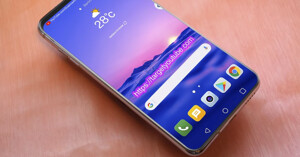 Đánh giá điện thoại LG V40 ThinQ: Máy ổn nhưng giá thì không ổn chút nào