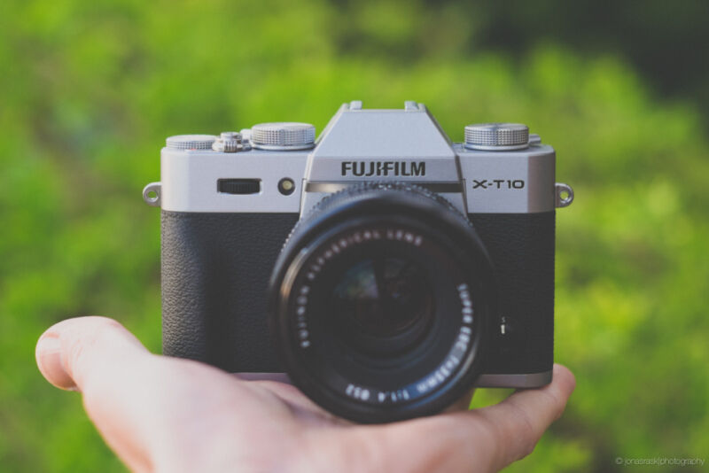 Đánh giá Fujifilm X-T10: Thiết kế, Tính năng, Giá bán, Cấu hình