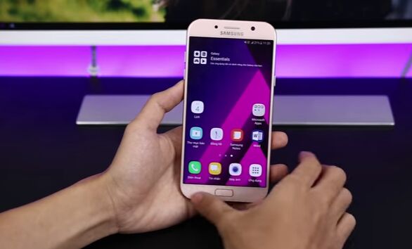 Đánh giá Galaxy A7 (2017) - phiên bản S7 giá rẻ của Samsung