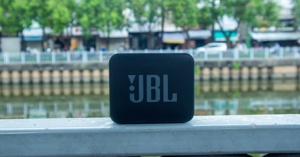 Đánh giá JBL Go Essential: Loa bluetooth nhỏ gọn cực chill!
