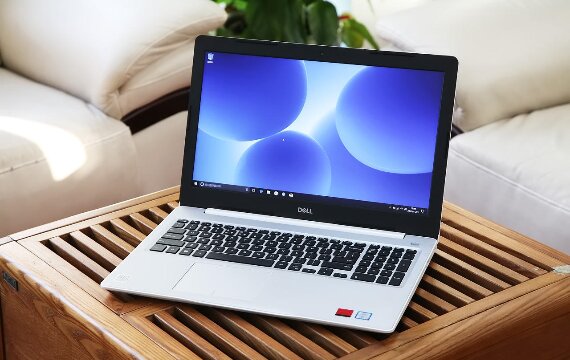 Đánh giá laptop Dell Inspiron 5570 i7-8550U có tốt không, giá bao nhiêu