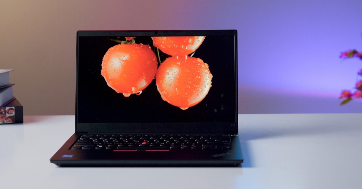 Đánh giá laptop Lenovo ThinkPad E15 Gen 4: Thiết kế lịch lãm, hiện đại với màn hình có độ sắc nét cao Đánh giá laptop Lenovo ThinkPad E15 Gen 4: Thiết kế lịch lãm, hiện đại với màn hình có độ sắc nét cao