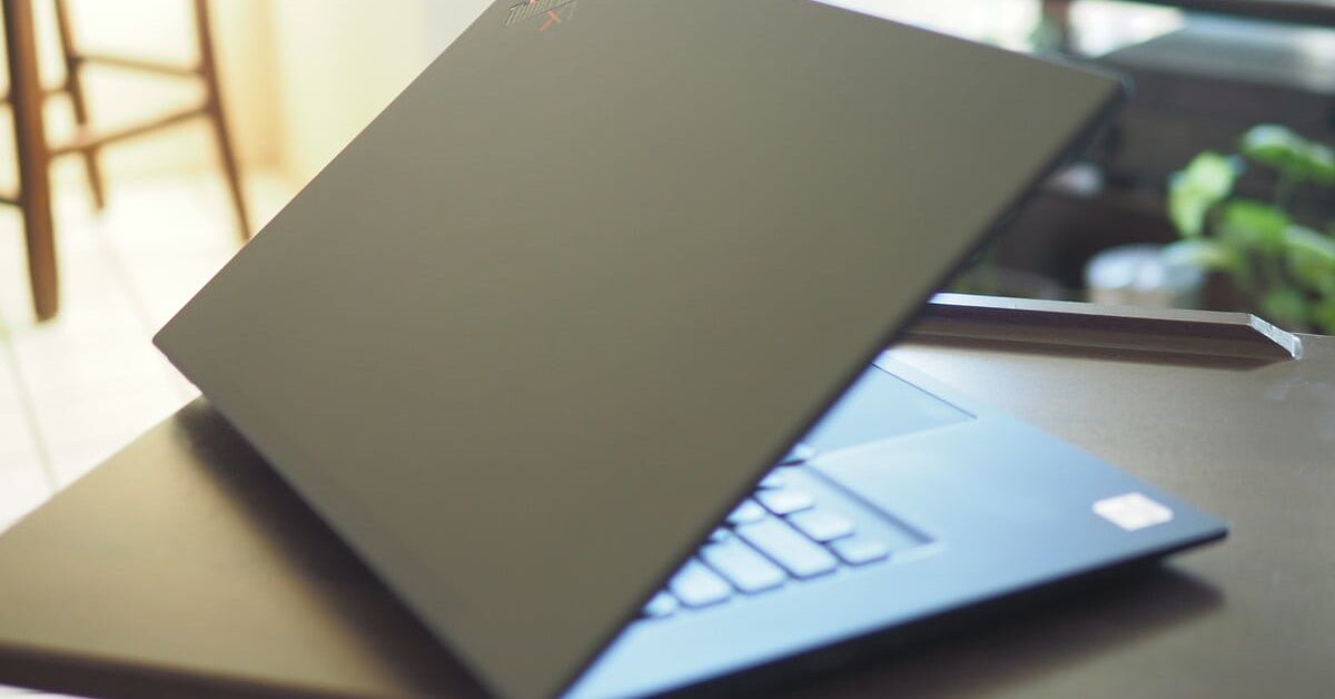 Đánh giá laptop Lenovo ThinkPad X1 Extreme Gen 3: Giống hệt Gen 2, nhưng nhanh hơn!