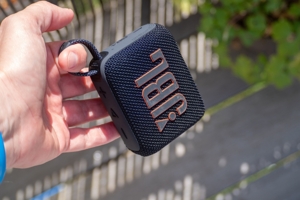 Đánh giá loa bluetooth JBL Go 4: Bản nâng cấp hoàn hảo của một chiếc loa nhỏ xinh!