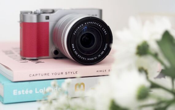 Đánh giá máy ảnh Fujifilm X-A3 có tốt không, giá bao nhiêu, mua ở đâu