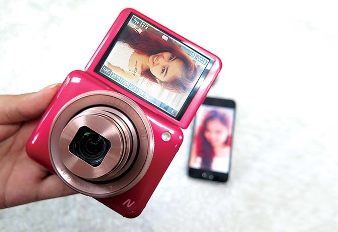 Đánh giá máy ảnh PowerShot N2 – chiếc máy ảnh bỏ túi độc đáo của Canon