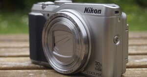 Đánh giá máy ảnh quay vlog Nikon Coolpix S9900