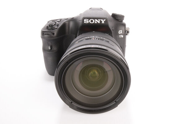 Đánh giá máy ảnh Sony Alpha 77 II