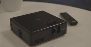 Đánh giá máy chiếu Epson EpiqVision Mini EF11