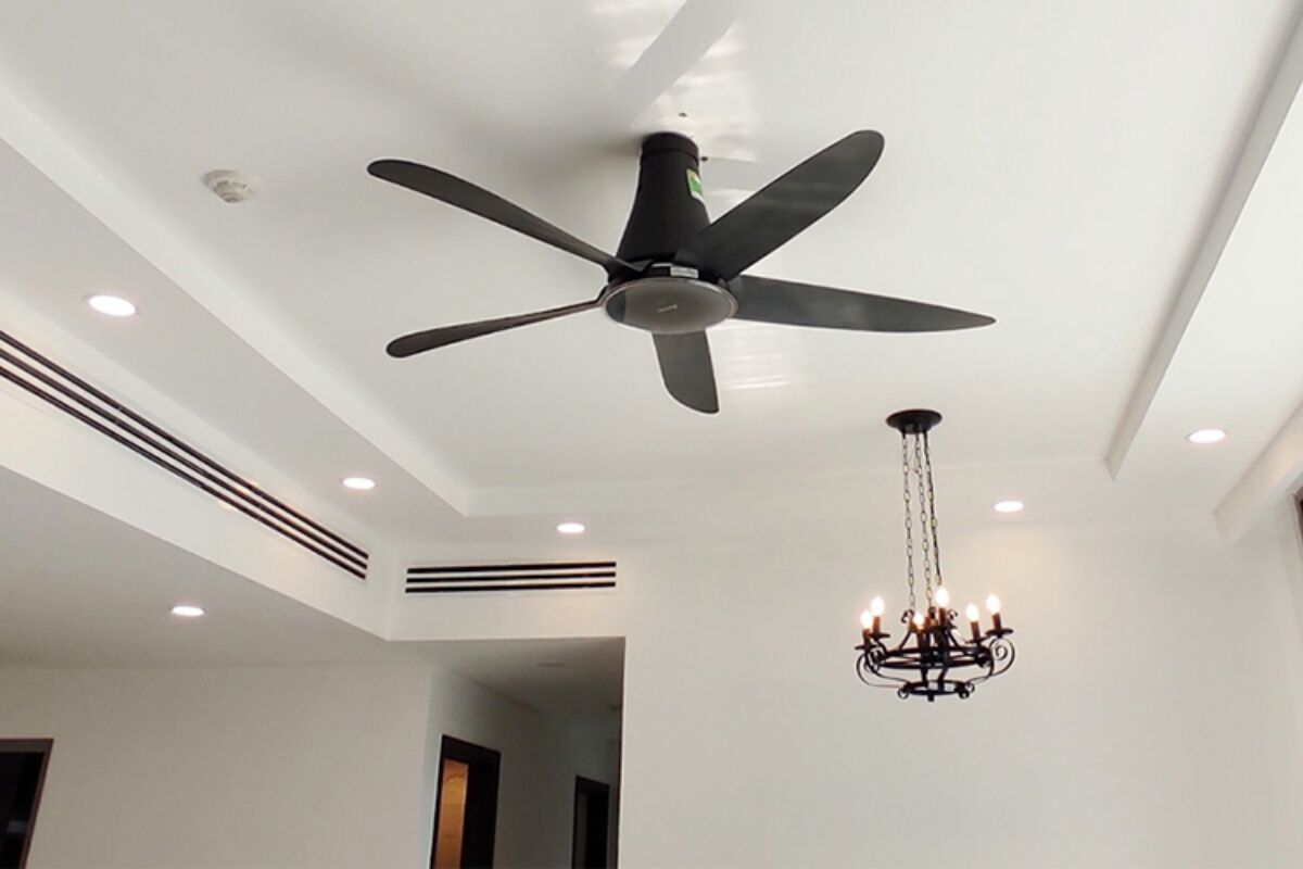 Đánh giá Mitsubishi C56-RA5 - Quạt trần 5 cánh đánh bay nắng hè