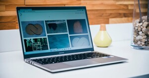 Đánh giá Samsung Galaxy Book: Laptop bình dân giá đắt đỏ!