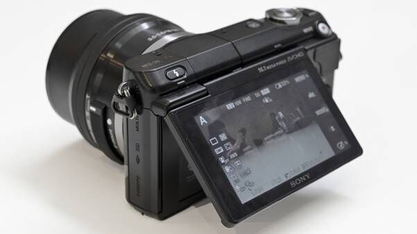 Đánh giá Sony NEX-3N - máy ảnh nhỏ nhất thế giới có cảm biến APS-C