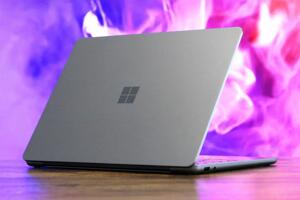 Đánh giá Surface Laptop 13 inch 2025 - Liệu có đáng ‘đồng tiền bát gạo’ như Surface Laptop 7?