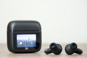 Đánh giá tai nghe JBL Tour Pro 3: Âm thanh xuất sắc, khử ồn cần cải thiện hơn