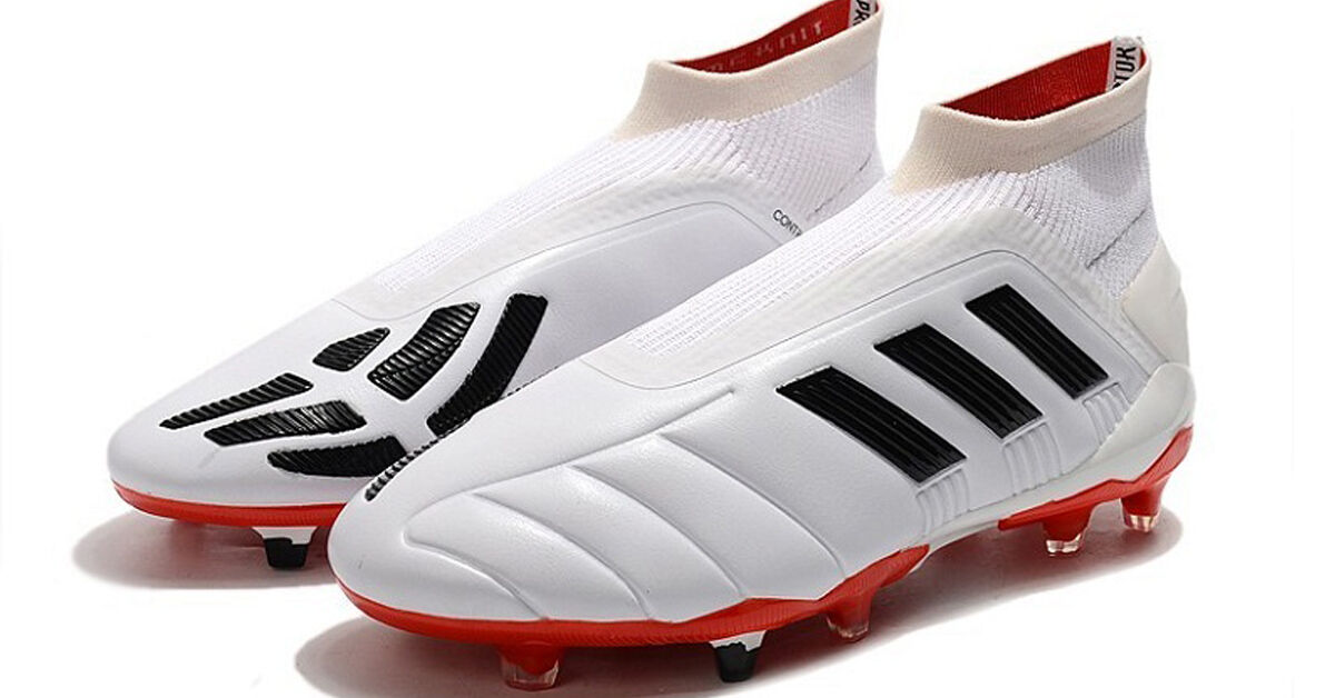 Đánh giá ưu – nhược điểm của giày đá bóng không dây