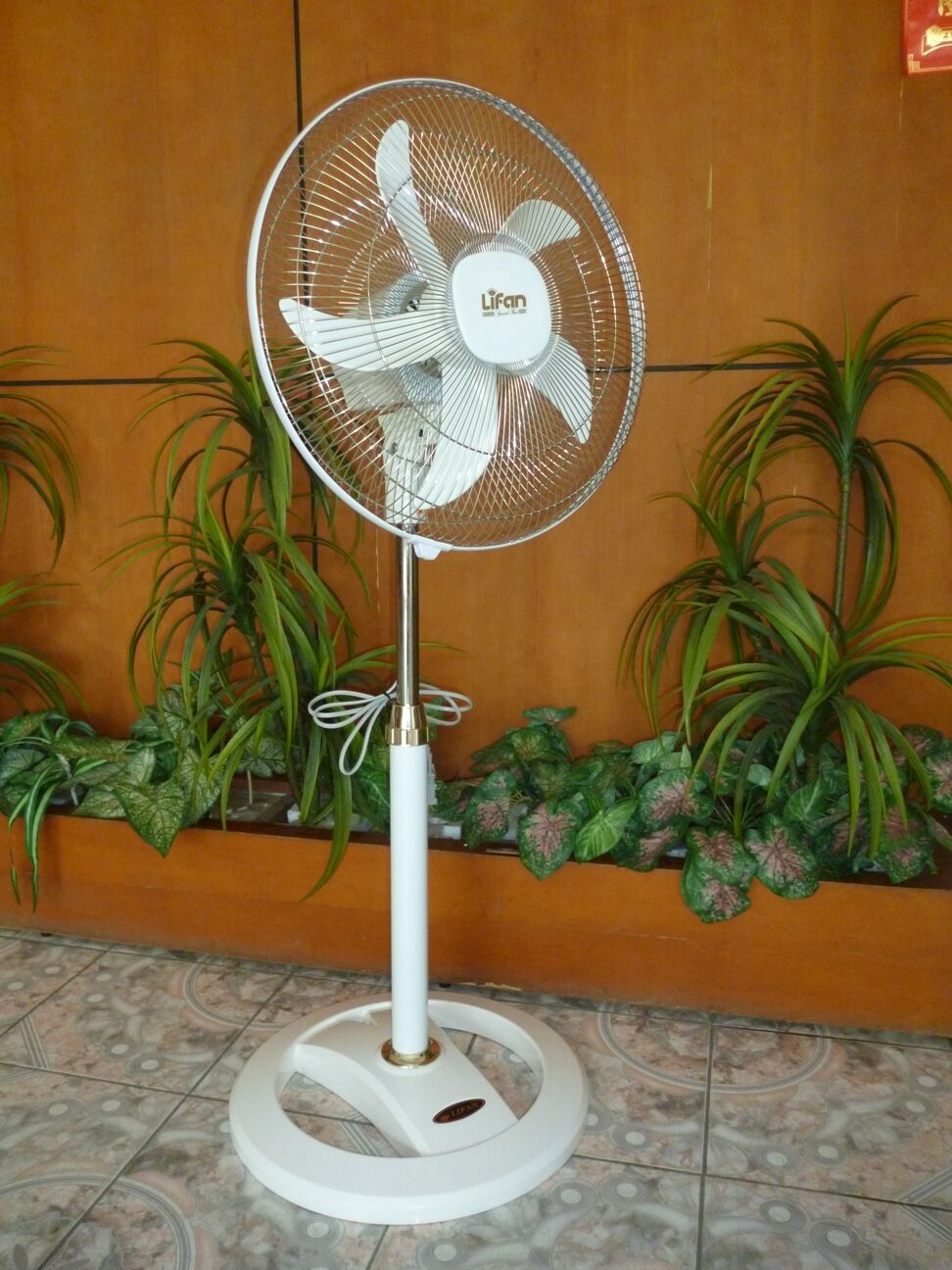 Đánh giá ưu nhược điểm quạt đứng Lifan Đ-616A