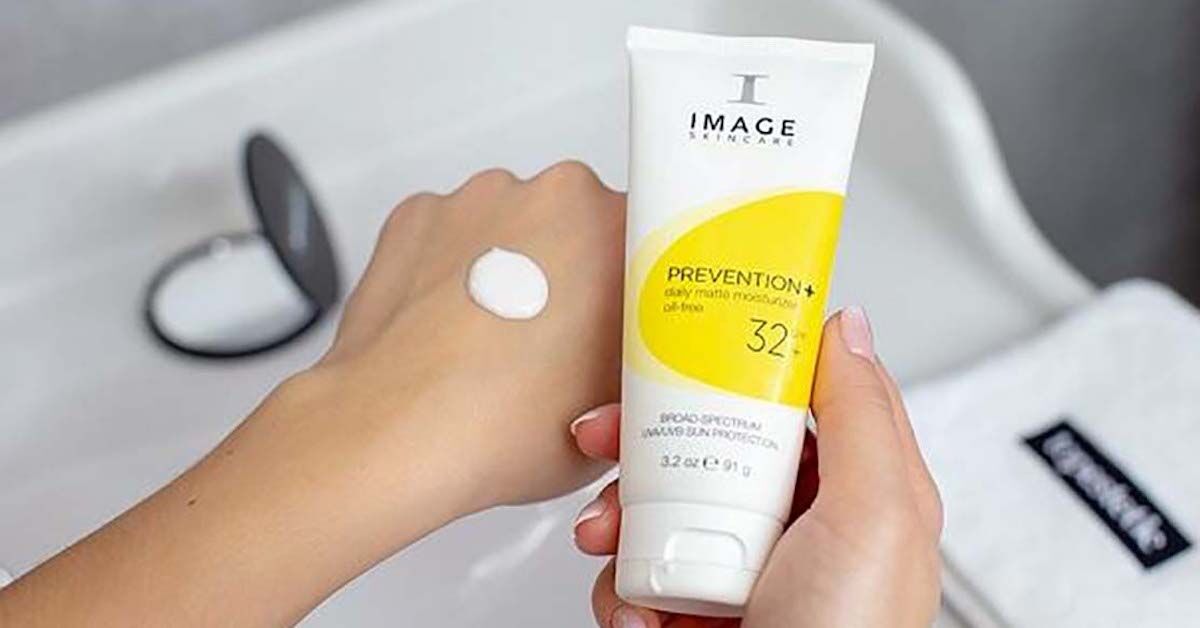 Đánh giá về kem chống nắng Image 32 – lựa chọn vàng cho da dầu mụn?