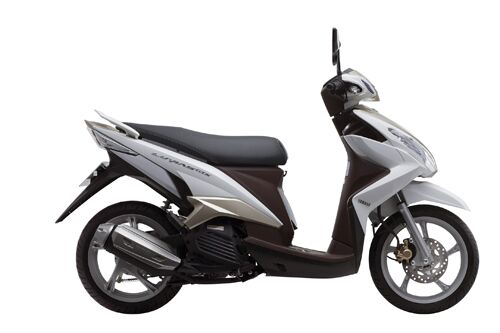 Đánh giá Yamaha Luvias 2015: mạnh mẽ, trang nhã