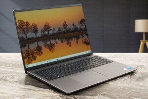Dell Vostro 16 5640: Sự lựa chọn hoàn hảo cho người dùng cần màn hình lớn và bàn phím đầy đủ