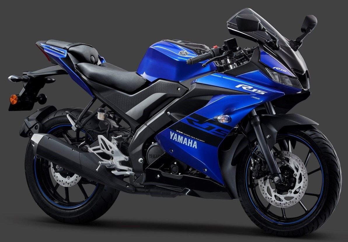 YZF-R15 màu sắc cá tính, động cơ mạnh mẽ